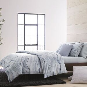 Calvin Klein Blue and White Agate King Duvet Set VGUC